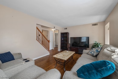 7 Haledon Ct, Haledon, NJ 07508 - photo 4