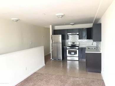 122 Seneca St unit 2nd Floor, Staten Island, NY 10310 - photo 4