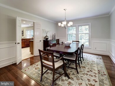 12404 Goldfinch Ct, Potomac, MD 20854 - photo 5