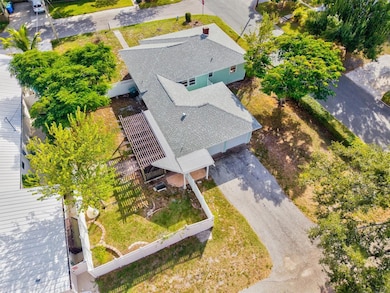 2720 4th Ave W, Bradenton, FL 34205 - photo 4