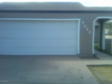 2 CAR GARAGE