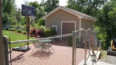 1022 E Lakeshore Dr, Dalton, GA 30720 - photo 5