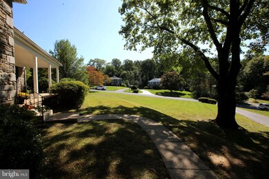 2733 S Kent Rd, Broomall, PA 19008 - photo 5