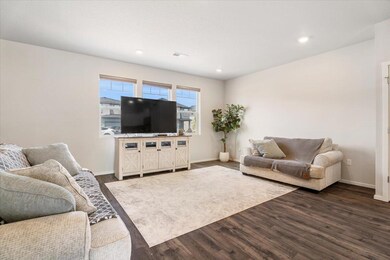 1336 NW Varnish Ave, Redmond, OR 97756 - photo 3