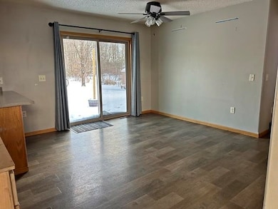 2511 S Apple Ave, Marshfield, WI 54449 - photo 7