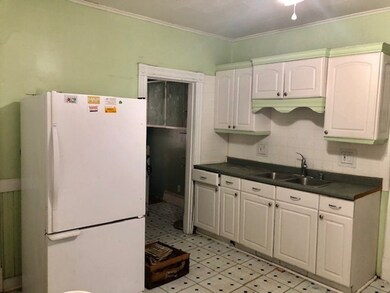 27-29 Carlisle St, Springfield, MA 01109 - photo 5