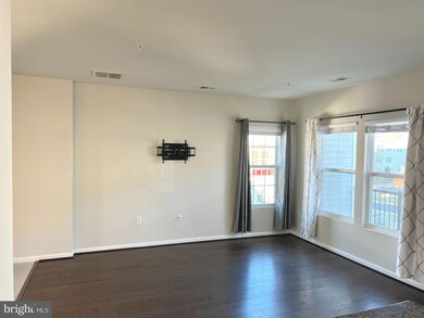 16870 Porters Inn Dr, Dumfries, VA 22026 - photo 4