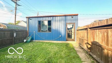 909 Pearl St, Columbus, IN 47201 - photo 3
