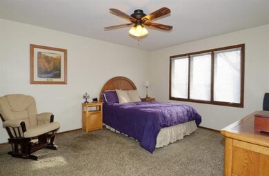 140 Dale Dr, Oregon, WI 53575 - photo 5