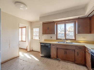 17922 State Line Ave, Lansing, IL 60438 - photo 6