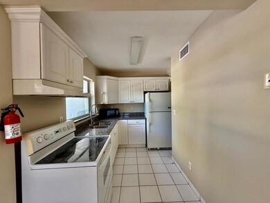 1475 NE Waveland Ave unit B, Jensen Beach, FL 34957 - photo 5
