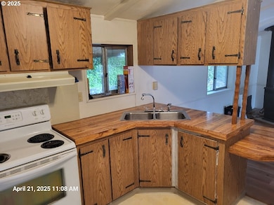 1050 N Cedar Point Rd, Coquille, OR 97423 - photo 6