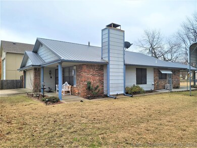 428 E Elm Ave, Eufaula, OK 74432 - photo 2