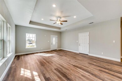 1308 NE Main St, Ennis, TX 75119 - photo 5