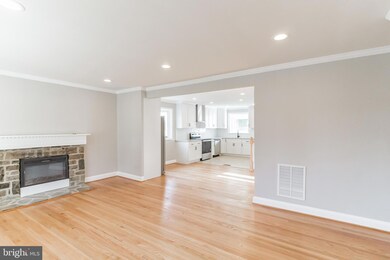 8426 Hall Rd, Pasadena, MD 21122 - photo 6