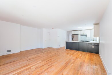 6431 138th St, Flushing, NY 11367 - photo 3