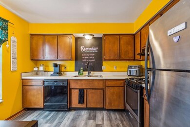 9-web-or-mls-1595-mcnaughten-rd