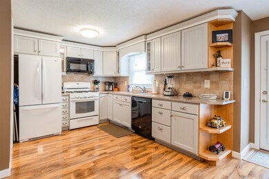 25 Gleneagle Dr unit U74, Nashua, NH 03063 - photo 2