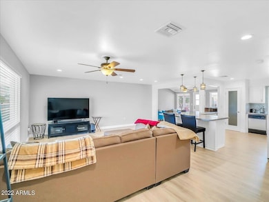 06-10427 W Meade Ave-6