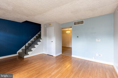 523 Jamestown Ct, Edgewood, MD 21040 - photo 4