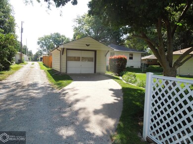 203 Spruce St, Shenandoah, IA 51601 - photo 6