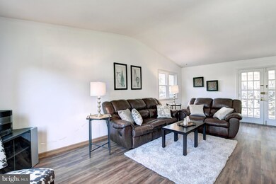 4609 Tara Dr, Fairfax, VA 22032 - photo 5