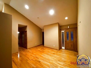 1106 SW Red Oaks Ct, Topeka, KS 66615 - photo 4