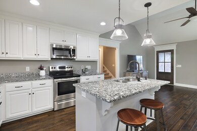 326 Shelby Cir, Shelbyville, TN 37160 - photo 6