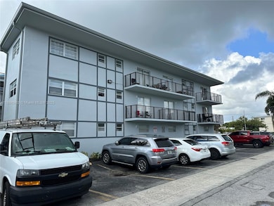 1100 NE 1 Ct unit 111, Hallandale Beach, FL 33009 - photo 2