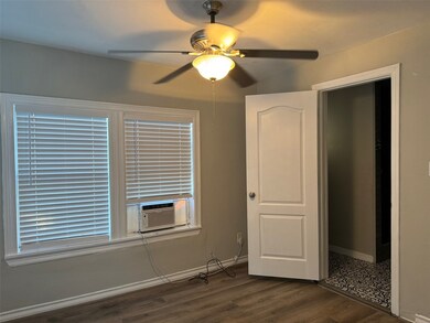 411 Lindale St unit B, Houston, TX 77022 - photo 6