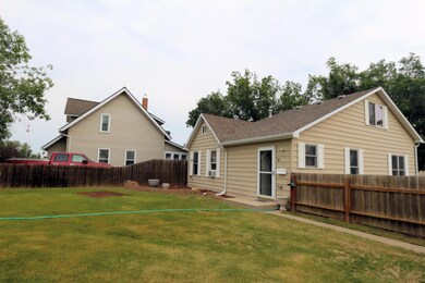 Front Yard<|><|>