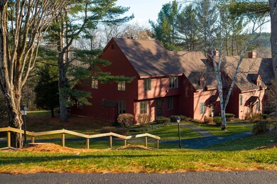 418 Lyman Batcheller Rd unit 4E, Hartford, VT 05001 - photo 3