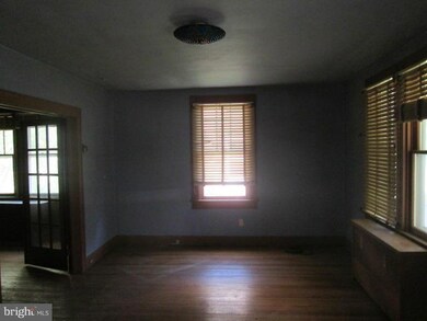 5404 Catalpha Rd, Baltimore, MD 21214 - photo 3