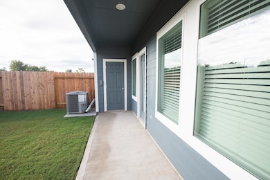 10217 Berkeley Springs Trail, Houston, TX 77051 - photo 3