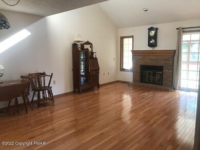 125 Duck Hollow Cir, Stroudsburg, PA 18360 - photo 2