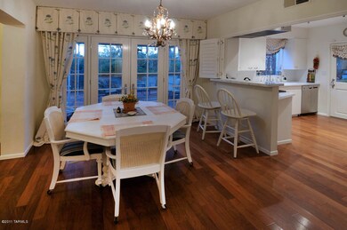 Breakfast Area Breakfast bar!
