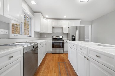 23 White Oak Dr, Nashua, NH 03063 - photo 3