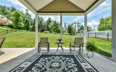 ~ UPGRADED COVERED PATIO ~ PRIVACY SCREEN BLINDS ~
