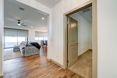 5940 E Kenwood-6