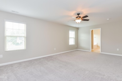 008-photo-master-bedroom-7598285