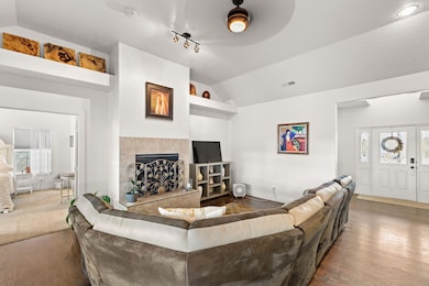 15-web-or-mls-2562 E 3670 S-19