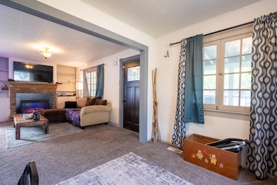 419 NW D St, Grants Pass, OR 97526 - photo 5