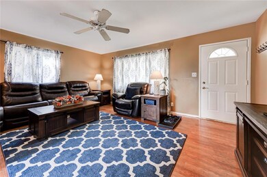 4053 Vine Ave SE, Cedar Rapids, IA 52403 - photo 4