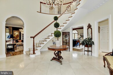 8610 Country Club Dr, Bethesda, MD 20817 - photo 4