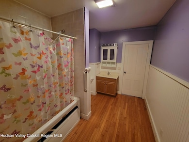 Apt 1 Conneting Bath 2