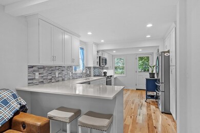 14 Locke St, Winchester, MA 01890 - photo 4