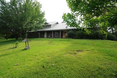 628 Hwy 27 North Front