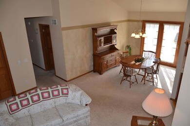 565 Oakwood Dr, Oregon, WI 53575 - photo 5