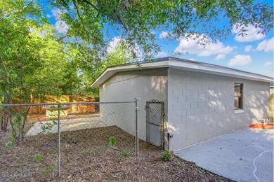 10586 Citrus Ln, Jacksonville, FL 32218 - photo 6