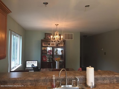 69 Beresford Ave, Staten Island, NY 10314 - photo 7